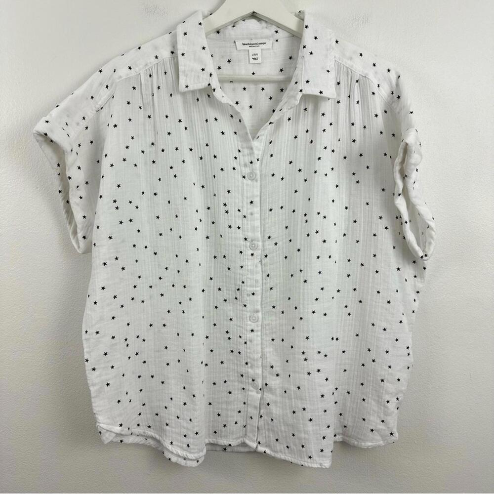 SOLD.   Beachlunchlounge Blue Star Short Sleeve Blouse Women's Size L
